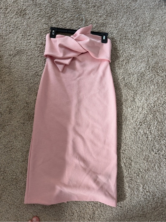 Topshop Dresses & Skirts - Topshop Textured Pink Strapless Midi Dress